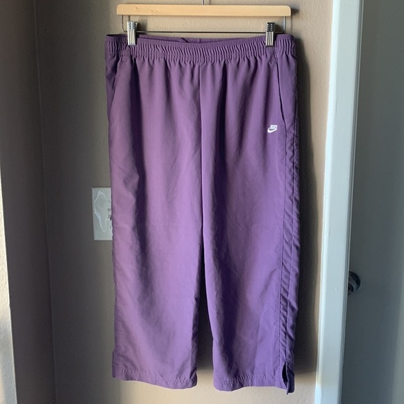 NIKE Sportswear Drawstring Purple Crop Pants - Picture 2 of 6
